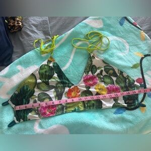 Cactus and tie dye print savage swim krissy top euc large.